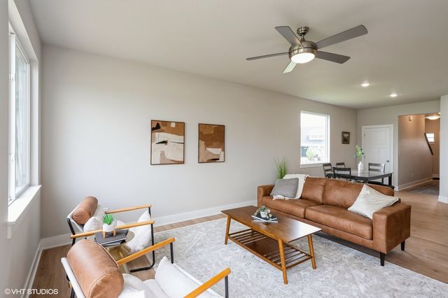 5676 Brook View Avenue, Des Moines, IA 50317