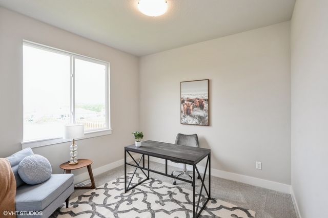5676 Brook View Avenue, Des Moines, IA 50317