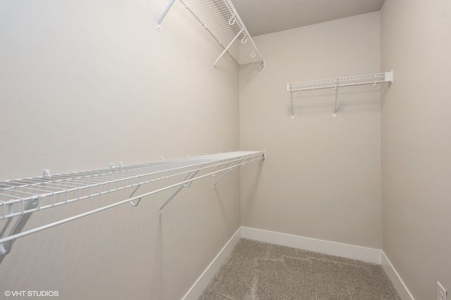 5676 Brook View Avenue, Des Moines, IA 50317