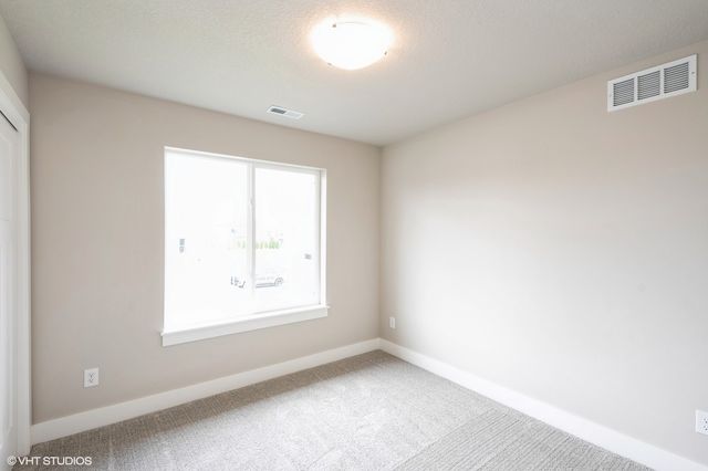 5676 Brook View Avenue, Des Moines, IA 50317