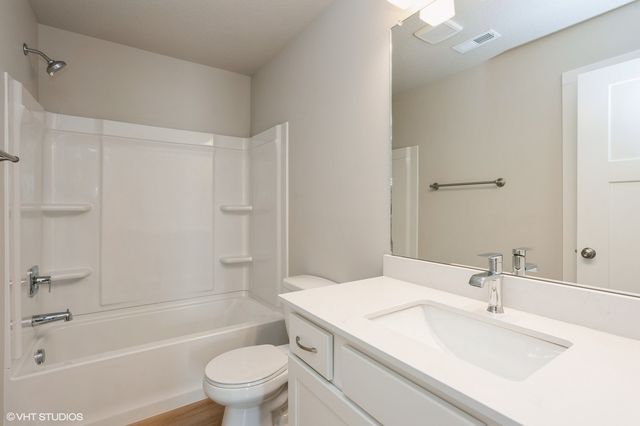 5676 Brook View Avenue, Des Moines, IA 50317