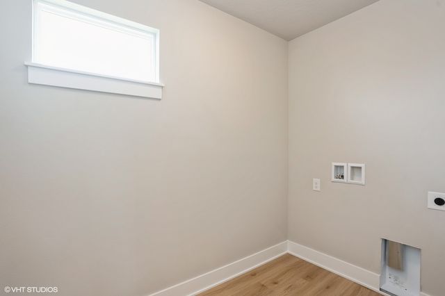 5676 Brook View Avenue, Des Moines, IA 50317
