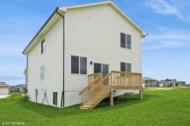 5676 Brook View Avenue, Des Moines, IA 50317