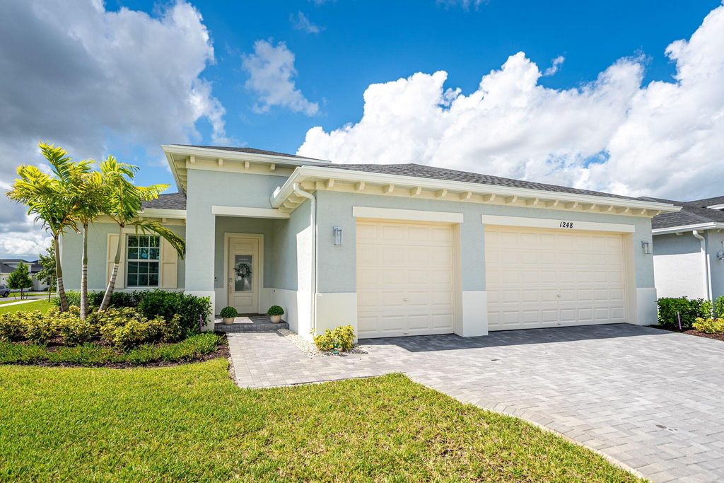 1248 SE Crosswood Way, Port St Lucie, FL 34984