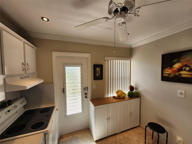 4191 NW 41st Street 211, Lauderdale Lakes, FL 33319