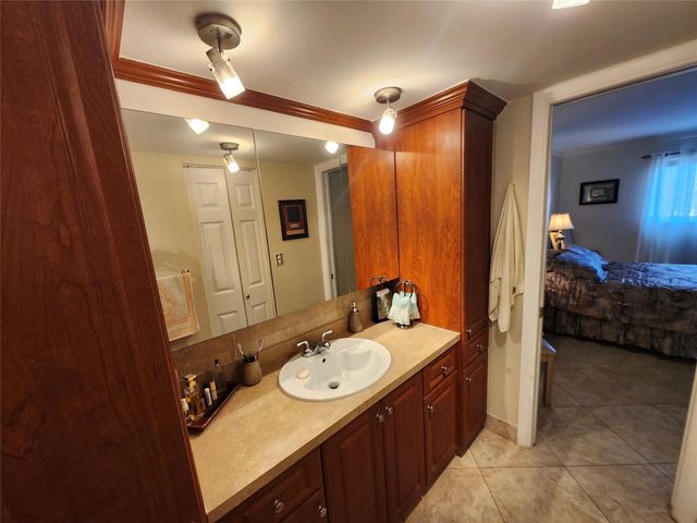 4191 NW 41st Street 211, Lauderdale Lakes, FL 33319