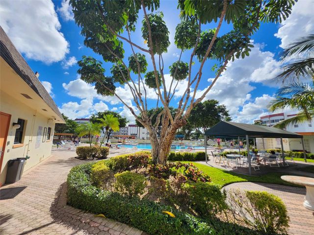 4191 NW 41st Street 211, Lauderdale Lakes, FL 33319