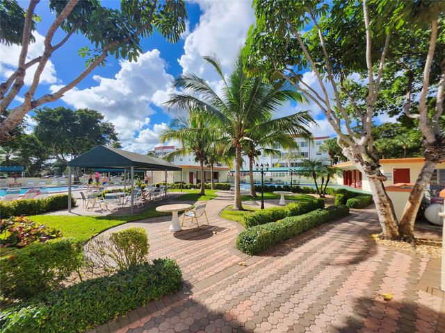 4191 NW 41st Street 211, Lauderdale Lakes, FL 33319