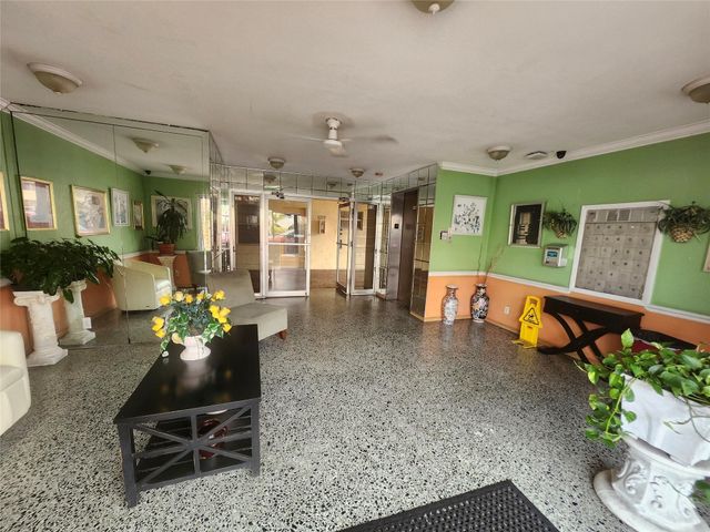 4191 NW 41st Street 211, Lauderdale Lakes, FL 33319