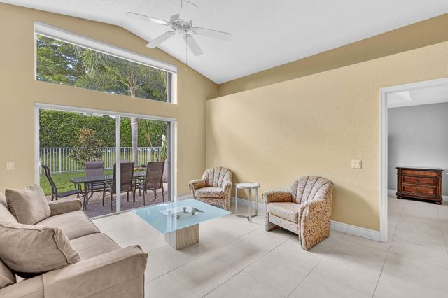 3760 Newport Avenue, Boynton Beach, FL 33436