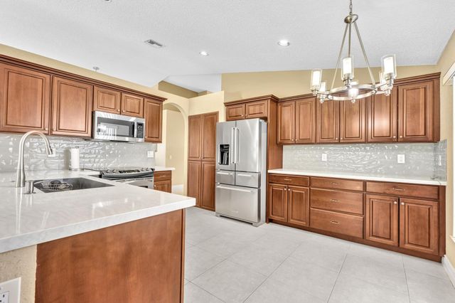 3760 Newport Avenue, Boynton Beach, FL 33436