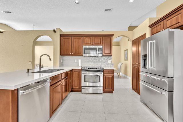 3760 Newport Avenue, Boynton Beach, FL 33436