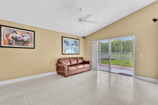 3760 Newport Avenue, Boynton Beach, FL 33436