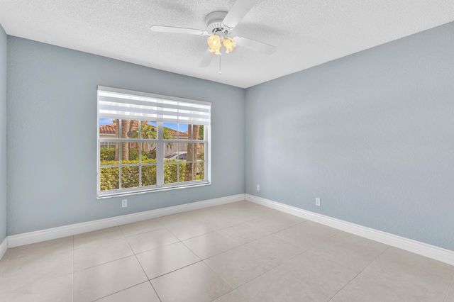 3760 Newport Avenue, Boynton Beach, FL 33436