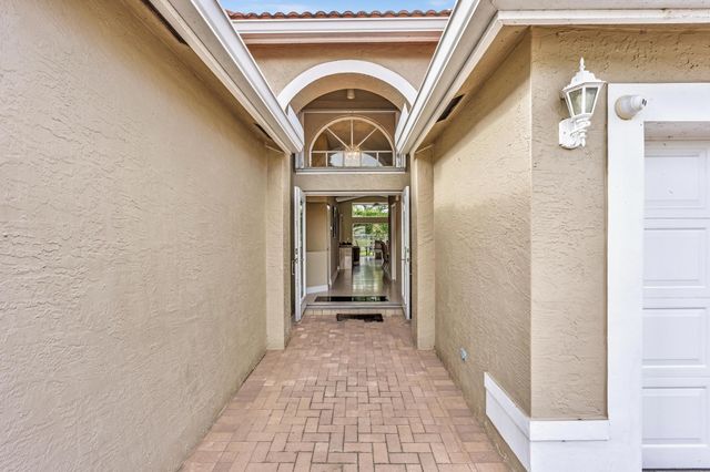 3760 Newport Avenue, Boynton Beach, FL 33436