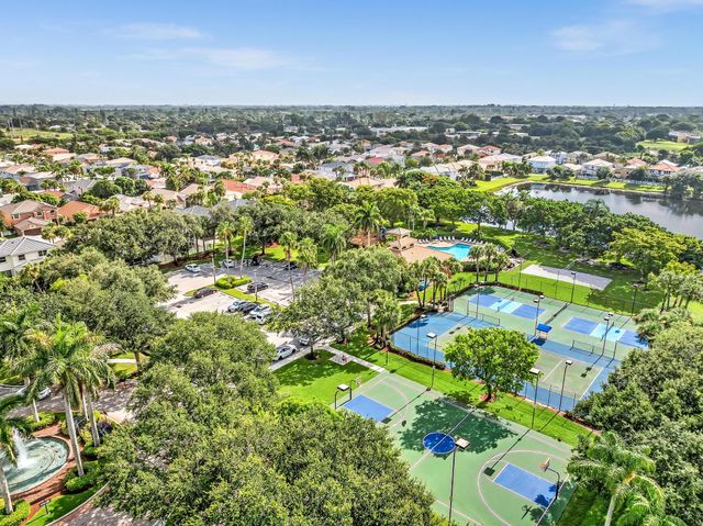 3760 Newport Avenue, Boynton Beach, FL 33436