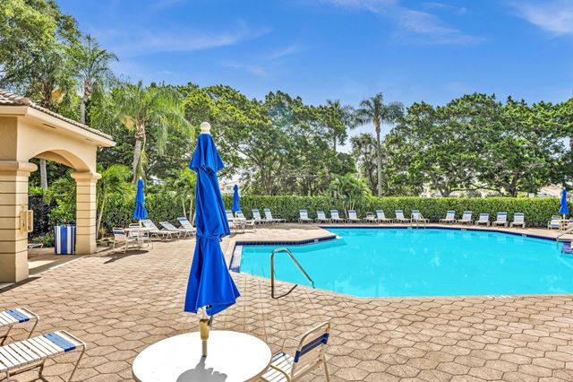 3760 Newport Avenue, Boynton Beach, FL 33436