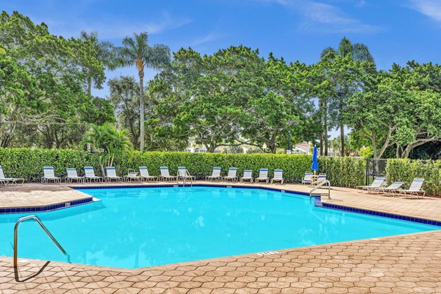 3760 Newport Avenue, Boynton Beach, FL 33436