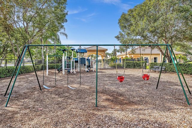 3760 Newport Avenue, Boynton Beach, FL 33436