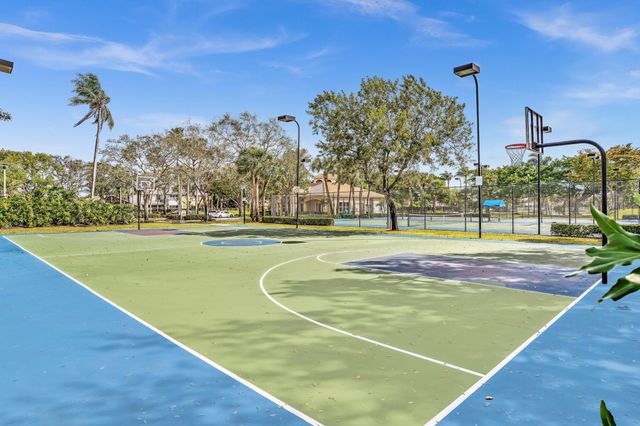 3760 Newport Avenue, Boynton Beach, FL 33436