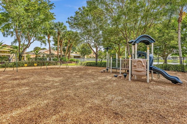 3760 Newport Avenue, Boynton Beach, FL 33436
