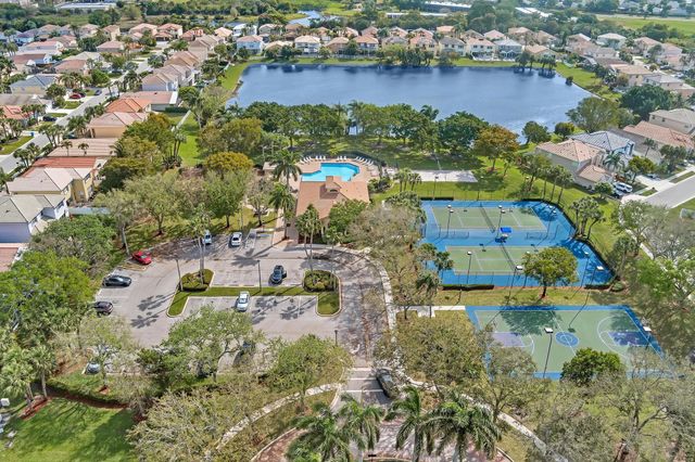 3760 Newport Avenue, Boynton Beach, FL 33436
