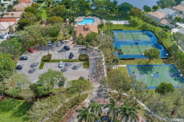 3760 Newport Avenue, Boynton Beach, FL 33436