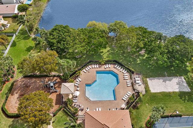3760 Newport Avenue, Boynton Beach, FL 33436