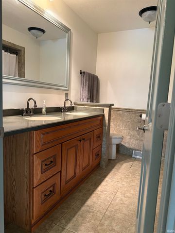 609 Westlake Drive, Middlebury, IN 46540