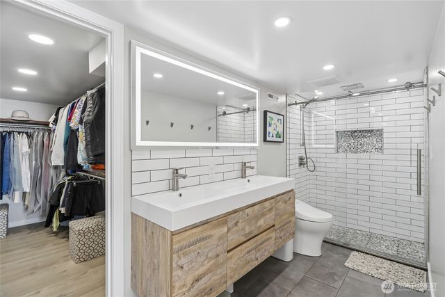12905 Standring Lane SW, Burien, WA 98146