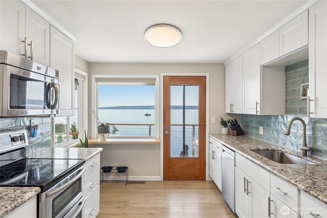 12905 Standring Lane SW, Burien, WA 98146