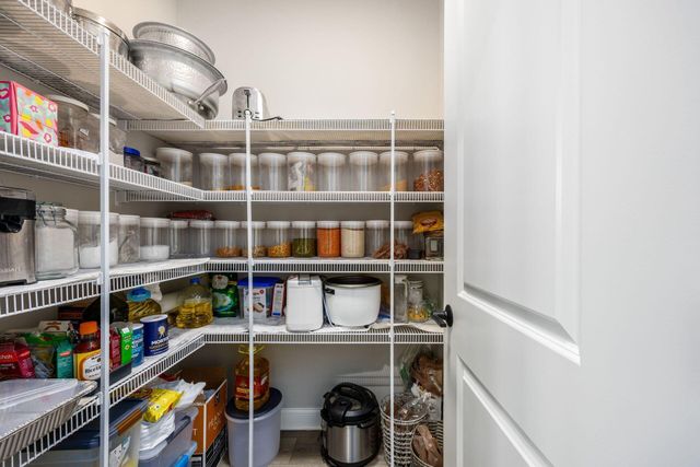 10692 Pearl Creek Drive, Plain City, OH 43064