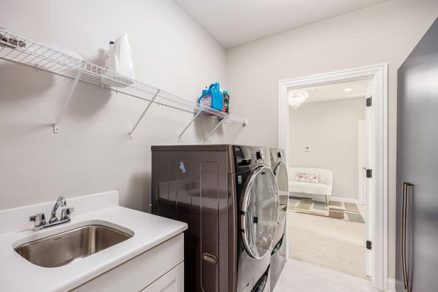 10692 Pearl Creek Drive, Plain City, OH 43064