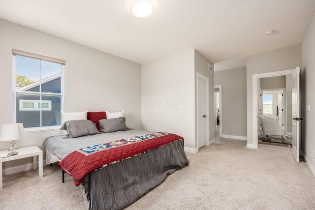 10692 Pearl Creek Drive, Plain City, OH 43064