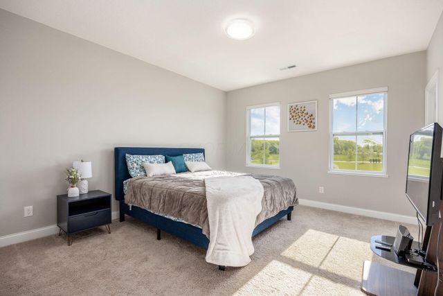 10692 Pearl Creek Drive, Plain City, OH 43064