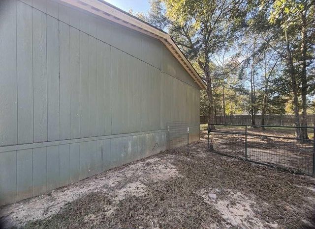 39 County Road 2801, Cleveland, TX 77327