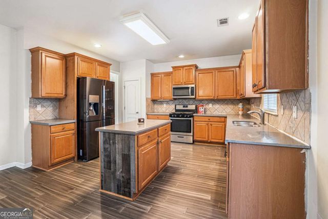 3745 PARK HILL Circle, Loganville, GA 30052