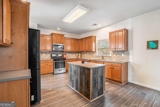 3745 PARK HILL Circle, Loganville, GA 30052