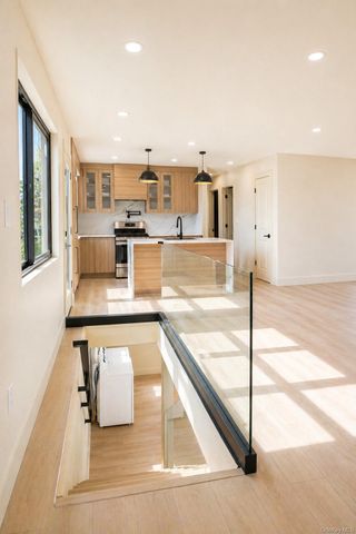 14 Ellen Place, Kings Park, NY 11754