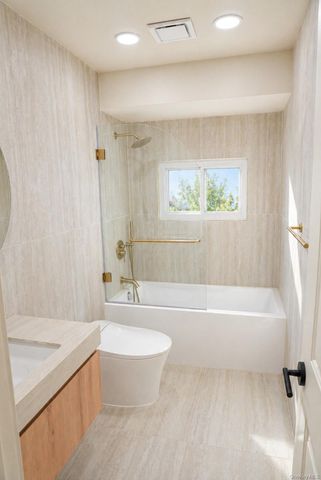 14 Ellen Place, Kings Park, NY 11754