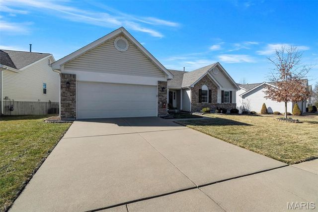 2088 Avalon Ridge Circle, Fenton, MO 63026