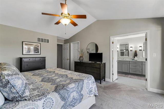 2088 Avalon Ridge Circle, Fenton, MO 63026