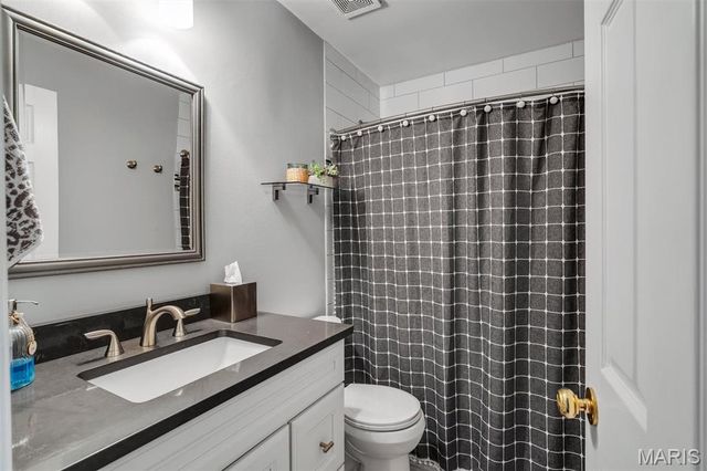 2088 Avalon Ridge Circle, Fenton, MO 63026