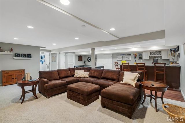 2088 Avalon Ridge Circle, Fenton, MO 63026