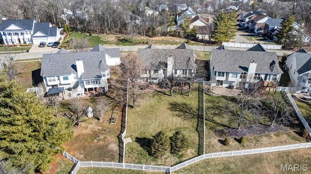 2088 Avalon Ridge Circle, Fenton, MO 63026