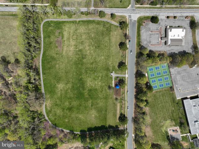 946 BENNING RD, Galesville, MD 20765