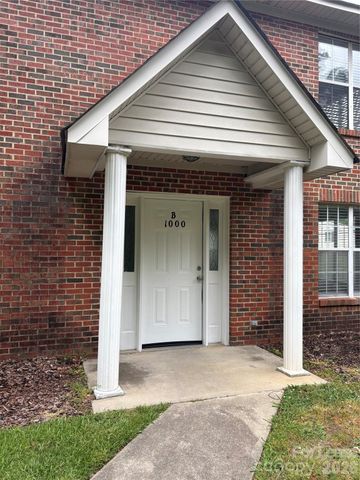 1000 Mt Holly Huntersville Road B, Charlotte, NC 28214