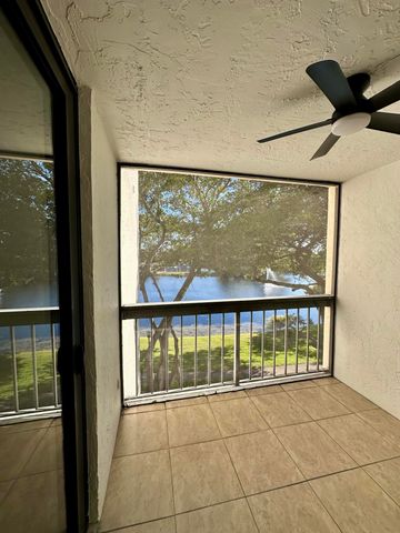 950 Lavers Circle F405, Delray Beach, FL 33444