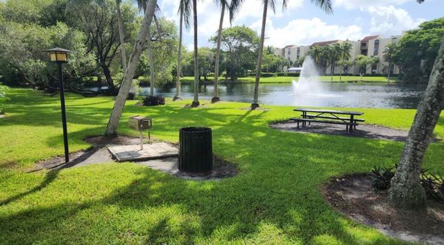950 Lavers Circle F405, Delray Beach, FL 33444