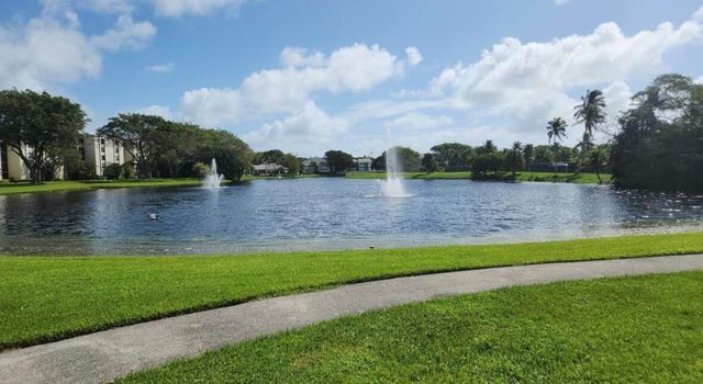 950 Lavers Circle F405, Delray Beach, FL 33444